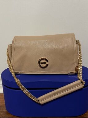 Elizabeth Grant Shoulder Bag